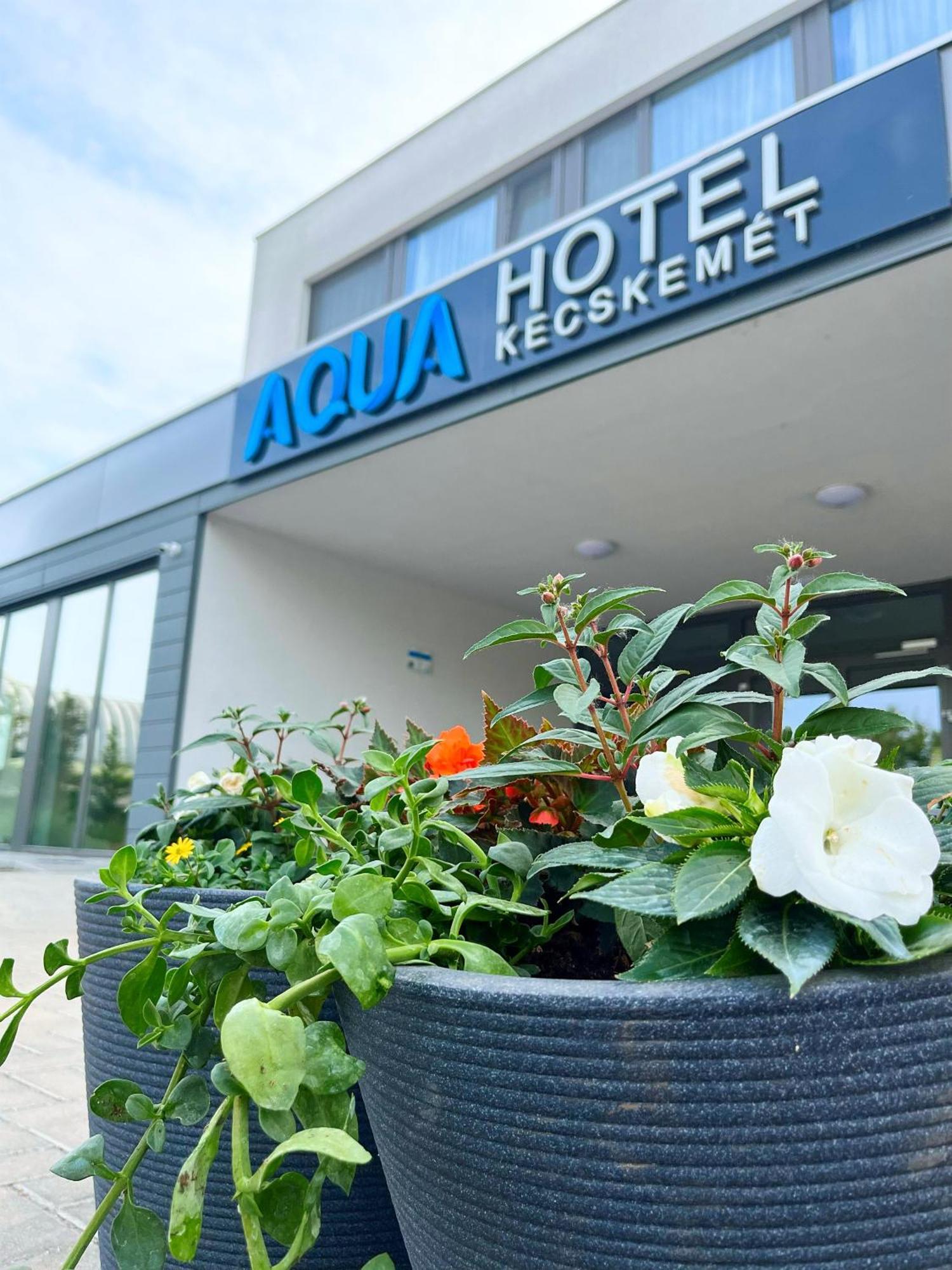 Aqua Hotel Kecskemét Exteriör bild